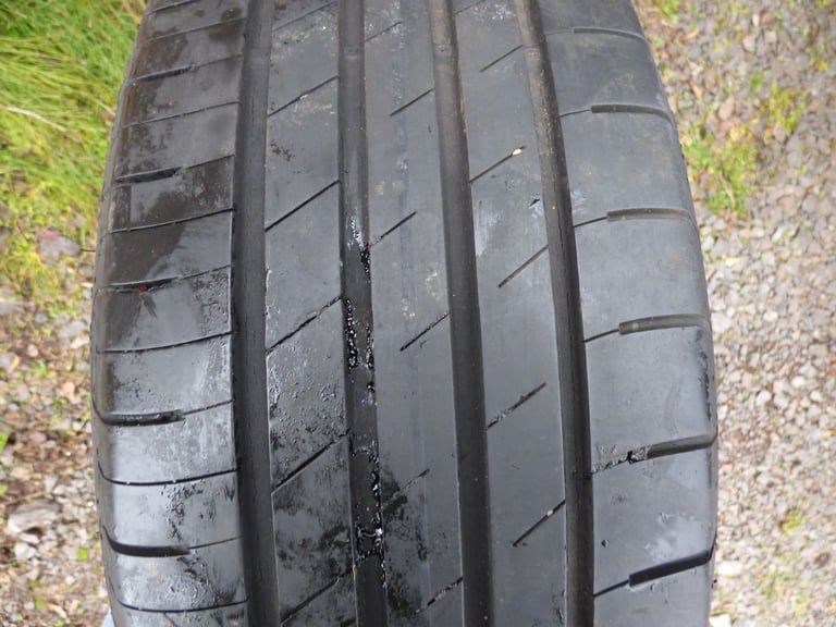 Good Year 215/60 R17 (96H) wheel for Captor Mk2 Iconic 1.3 TCE