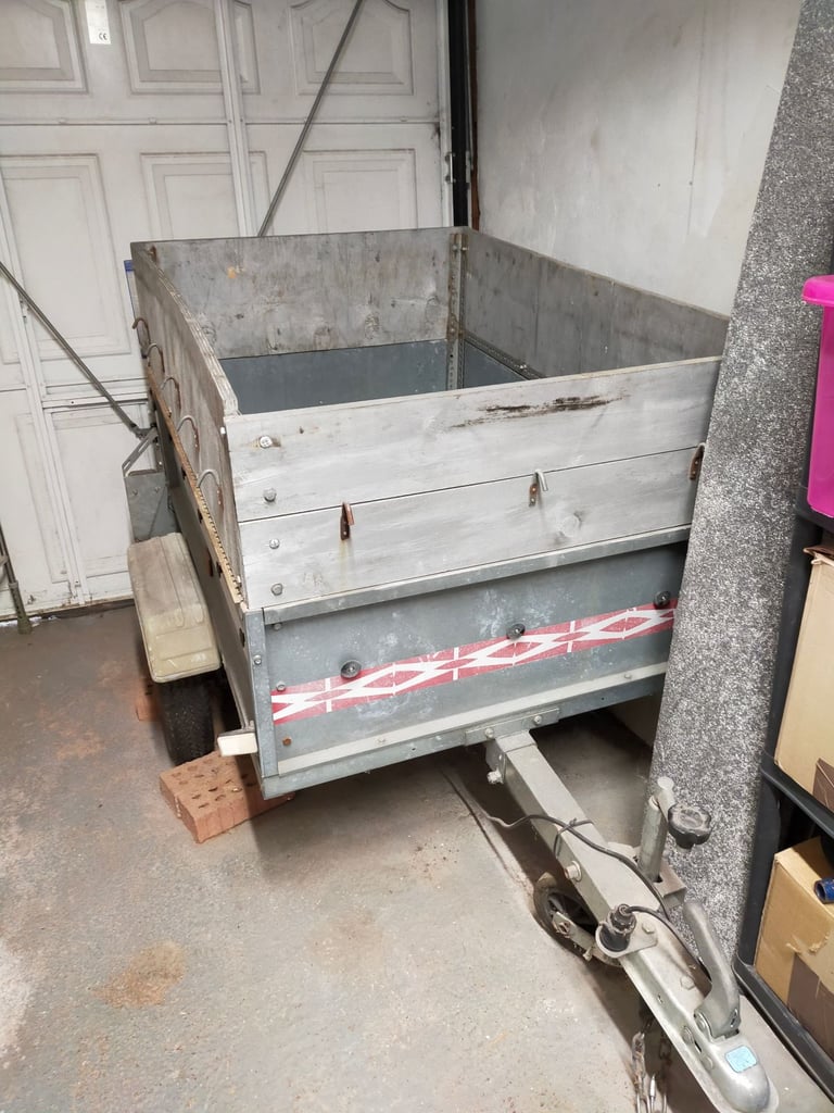  Trailer  approx 4ft by 3ft, high sided.