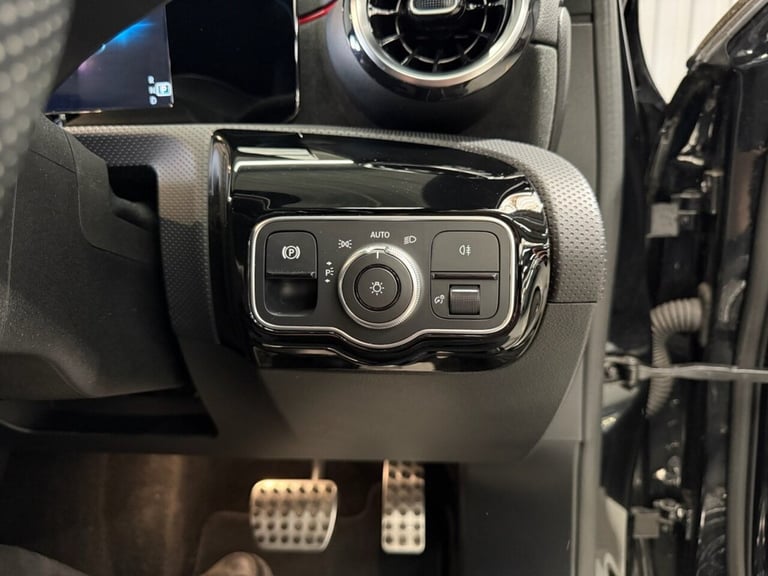 2018 68 MERCEDES-BENZ A-CLASS 1.3 A200 AMG LINE HATCHBACK 5DR PETROL 7G-DCT EURO