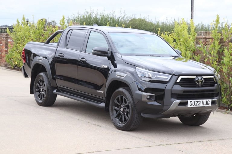 2023 Toyota Hilux 2.8 D-4D Invincible X Pickup Double Cab 4dr Diesel Auto 4WD Euro 6 (s/s) (2 PIC...