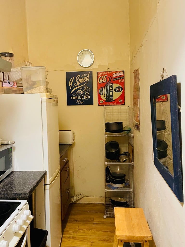 Large room for rent near city £400 all bills included apart from electricity 