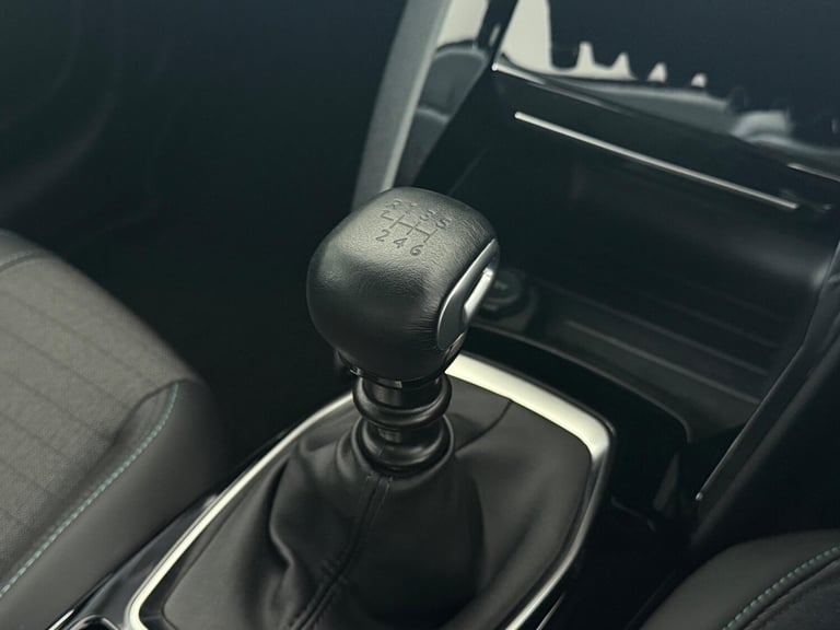  Peugeot 208 1.2 PureTech Allure Premium + Euro 6 (s/s) 5dr Petrol Manual