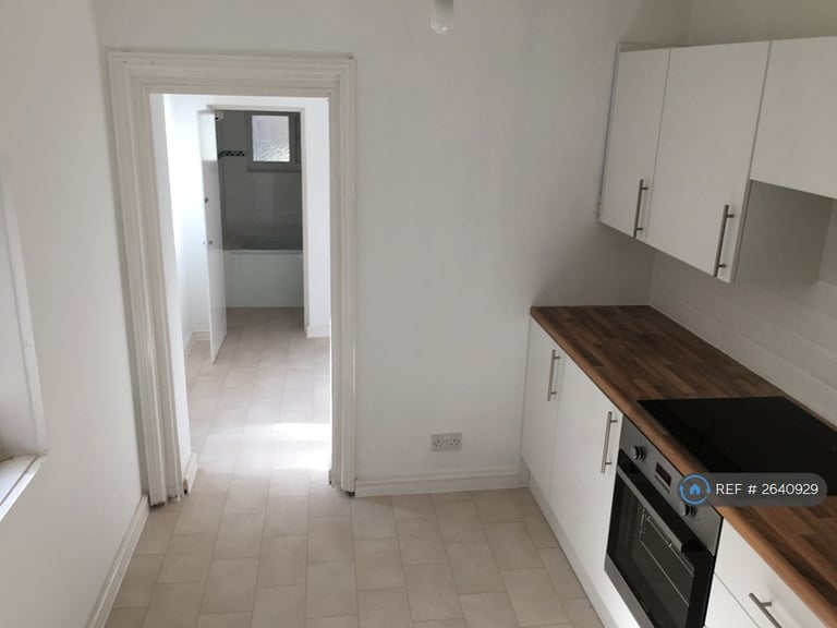 2 bedroom flat in Station Road, Portslade, BN41 (2 bed) (#2640929)