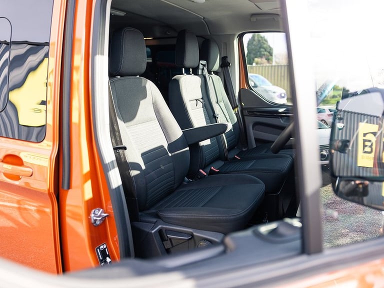 2022 Ford Transit Custom 2.0 EcoBlue 130ps Low Roof D/Cab Limited Van PANEL VAN DIESEL Manual