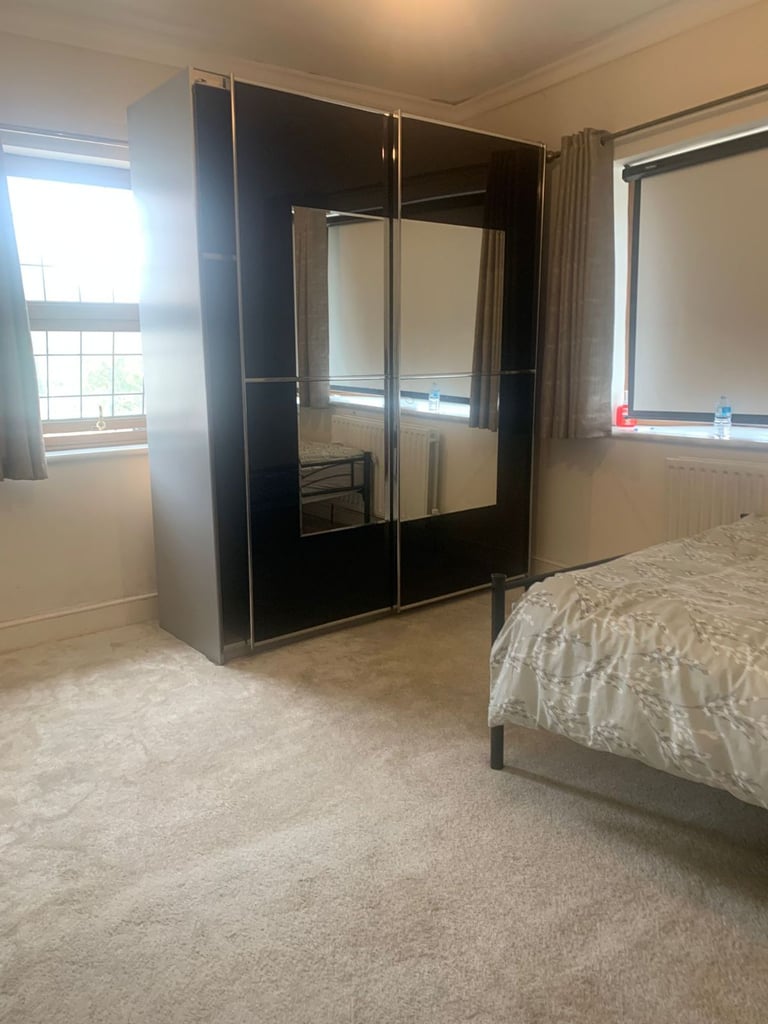 Spacious and Cosy Double Room for Rent in - IG2 7DL