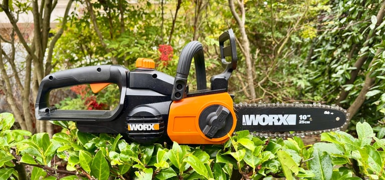 image for WORX WG322E.9 18V/20V Max Battery 10&quot; 25cm Cordless Compact Chainsaw BODY ONLY