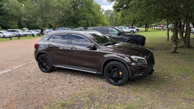 MERCEDES-BENZ GLA 200 D 4MATIC SPORT PREMIUM + A