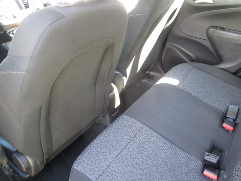 Vauxhall Crossland X SE