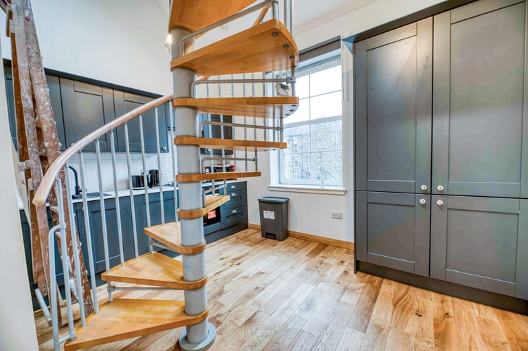 Very stylish, 2 bedroom, 2nd floor flat on two levels, in Fountainbridge – available December
