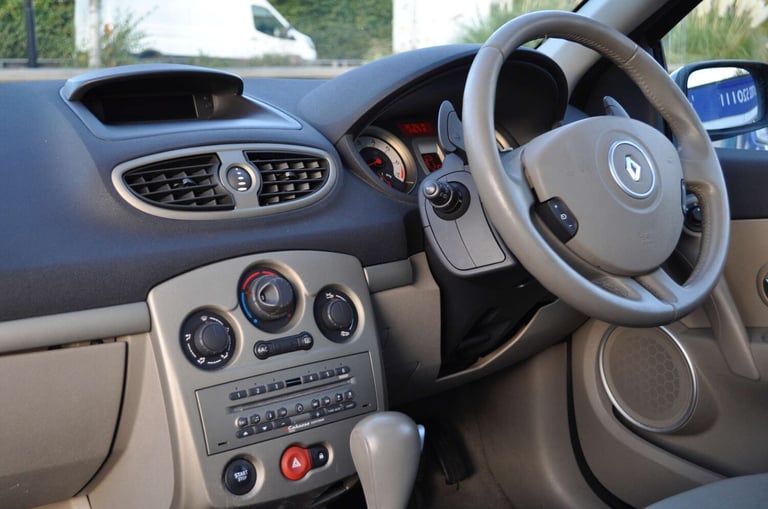 2007 Renault Clio 1.6 Clio Privilege Auto 5dr Hatchback Petrol Automatic