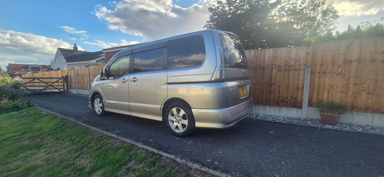Nissan, SERENA highwaystar, 2010, 1990 (cc)