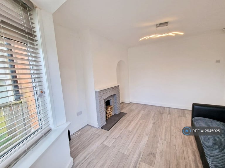 3 bedroom house in Aylesbury Crescent, Birmingham, B44 (3 bed) (#2645025)