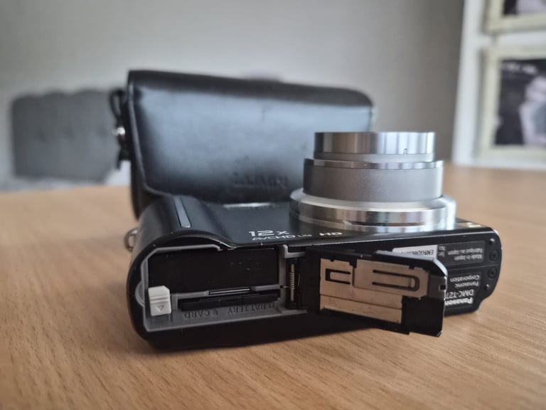 Perfect Christmas Gift – Panasonic Lumix Camera, Hardly Used!