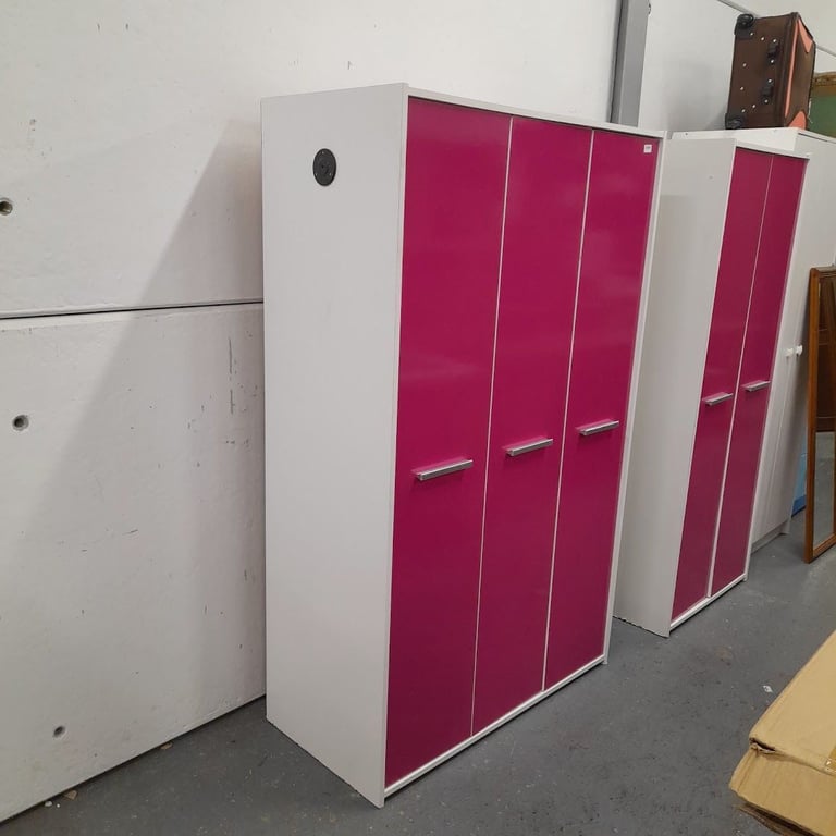 White and pink 3 door wardrobe 105cm x 50cm x 172cm, Ref:19594