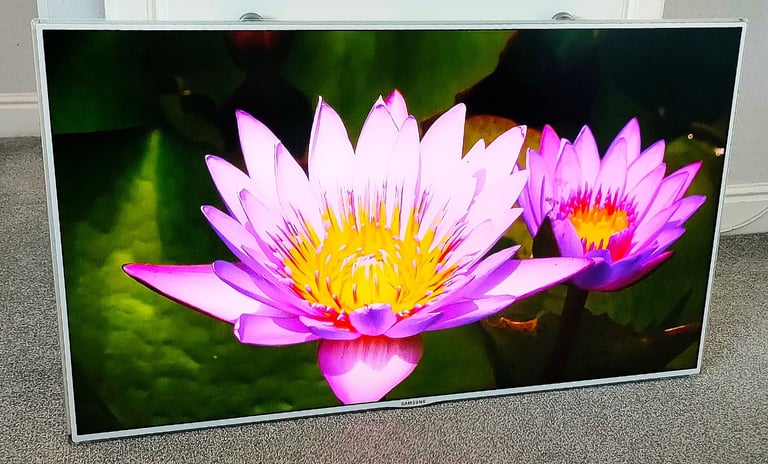 image for 40" WHITE SAMSUNG WALL MOUNT FHD SLIM LED WIFI TV LTD APPS SCREEN MIRRORING RC & WALL BRACKETS