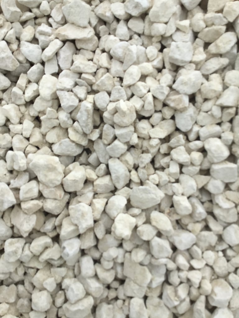 20 mm white Spanish marble bulk bags garden and driveway chips/ gravel/ stones 