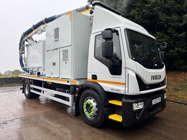 image for 2019 19 Iveco Eurocargo 180-250 E6 vacuum road side litter collector 10,000kms