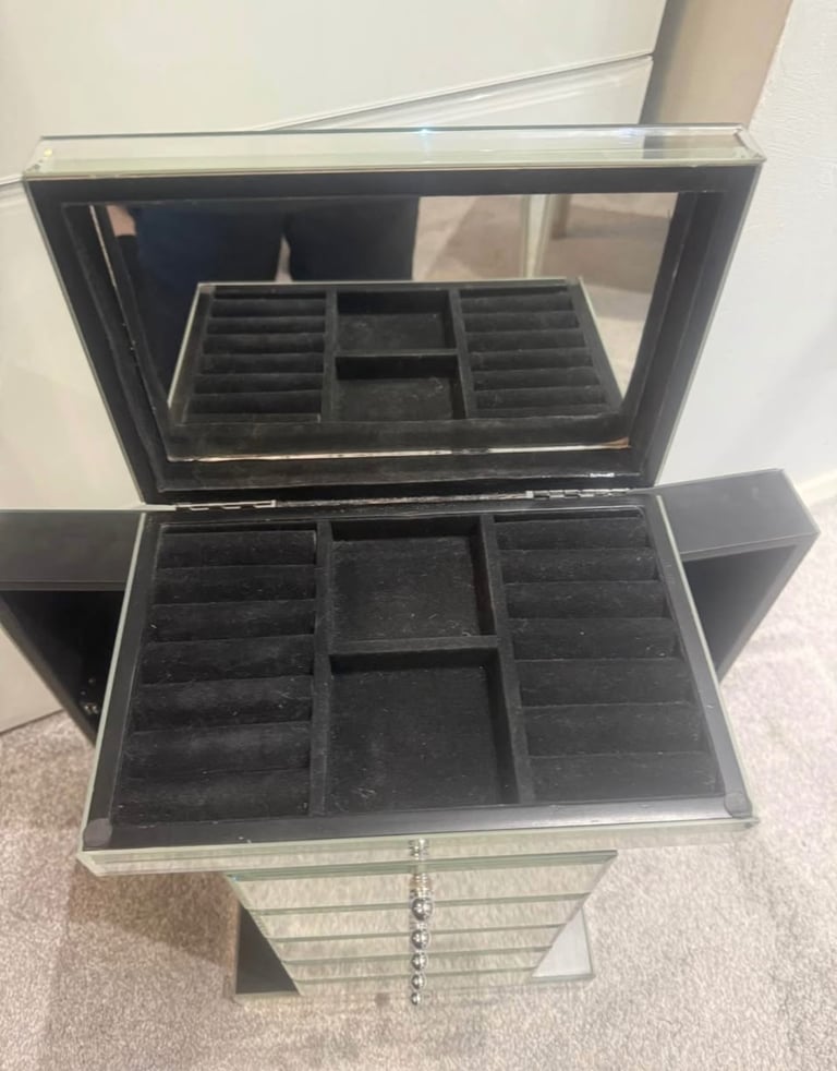 Mirrored Jewellery box large with 5 drawers 