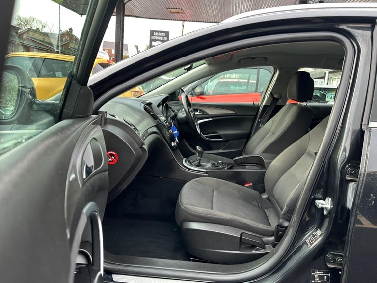 2010 Vauxhall Insignia 2.0 CDTi ecoFLEX Exclusiv Nav Sports Tourer Euro 5 5dr ESTATE Diesel Manual