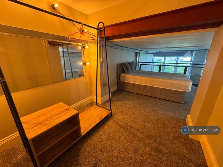 1 bedroom flat in Welch House, Hyde Park, Doncaster, DN4 (1 bed) (#2655355)