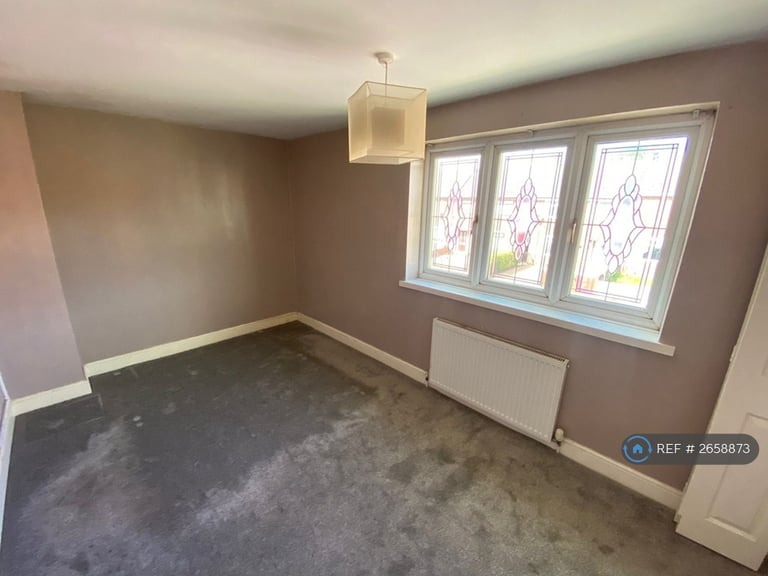 2 bedroom house in Berry Hill Avenue, Knowsley, Prescot, L34 (2 bed) (#2658873)