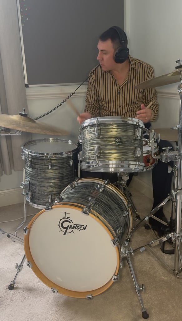 London drummer looking to join or start a band.