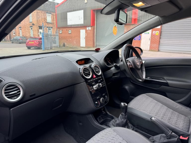 2014 Vauxhall Corsa 1.4 16V SE Euro 5 5dr HATCHBACK Petrol Manual