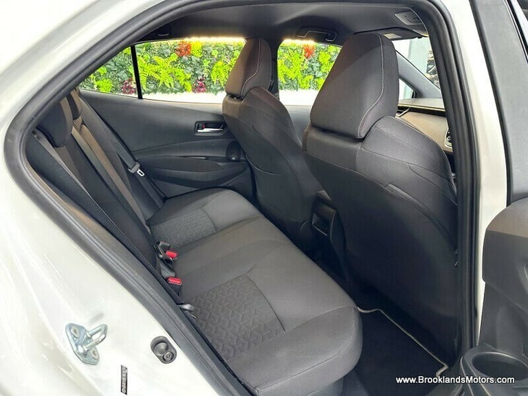 Toyota Corolla ICON TECH [SAT NAV, HEATED SEATS &amp; REVERSE CAMERA]