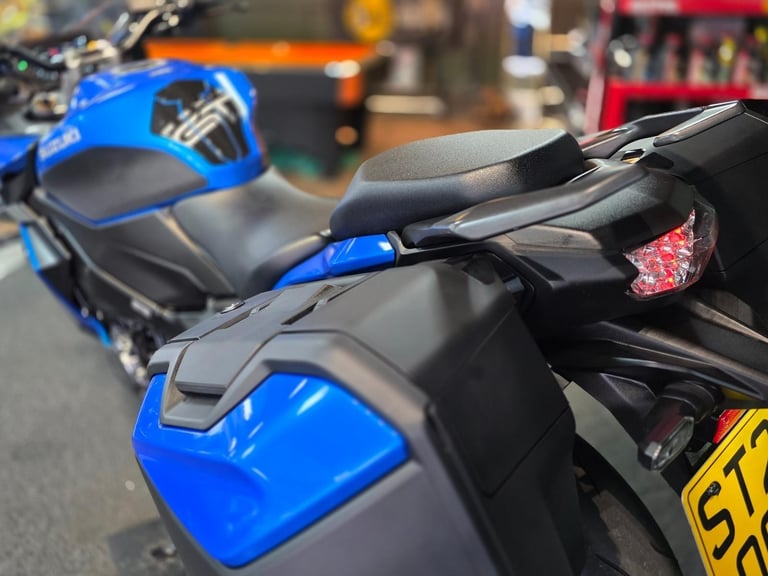 2023 SUZUKI GSX-S 1000 GT LUGGAGE WITH 4,870 MILE'S 