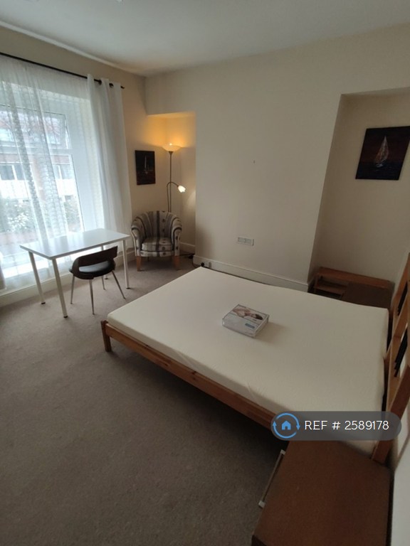 1 bedroom in Phillips Parade, Swansea, SA1 (#2589178)