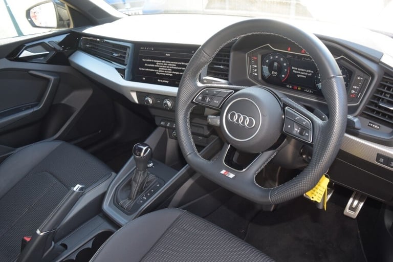  Audi A1 Sportback 1.0 Tfsi 30 Black Edition Sportback S Tronic Petrol