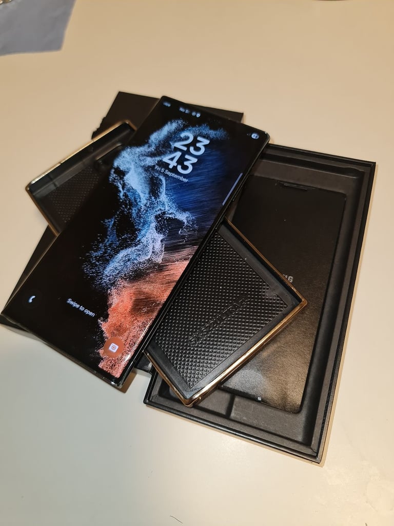 Samsung s22 ultra 256gb excellent condition 