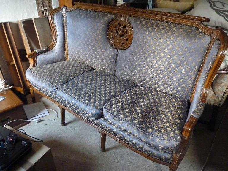 Sofa On In Marlow Buckinghamshire