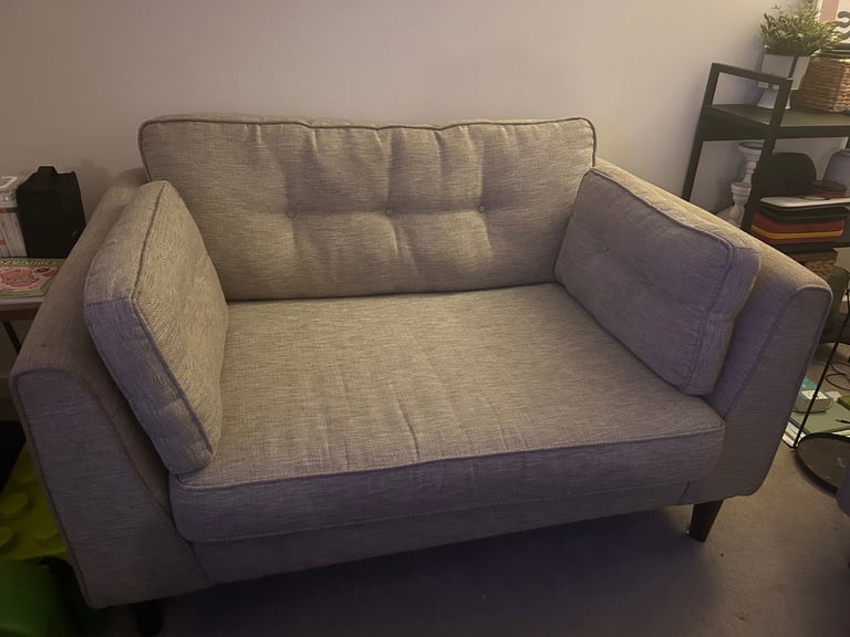 Sofa & loveseat 