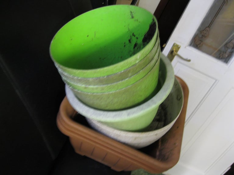 LARGE SIZE PLANT POTS GUNNISLAKE PL18 9NA