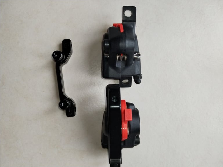 Shimano Deore BR M 525 disc brake calipers. 