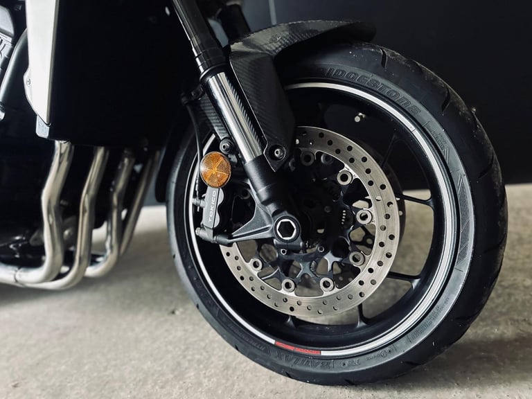 STUNNING 2019/19 HONDA CB1000R MOTORCYCLE 