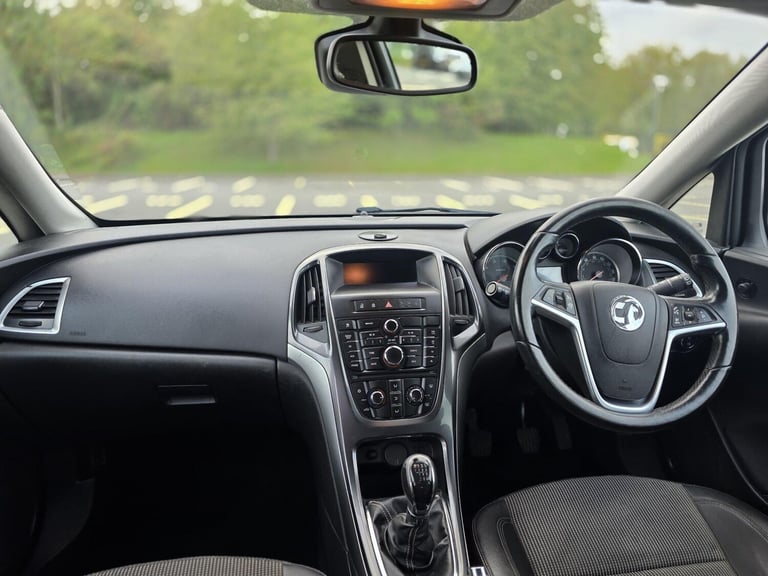 2013 Vauxhall Astra 1.7 CDTi ecoFLEX SE Sports Tourer Euro 5 (s/s) 5dr ESTATE Diesel Manual