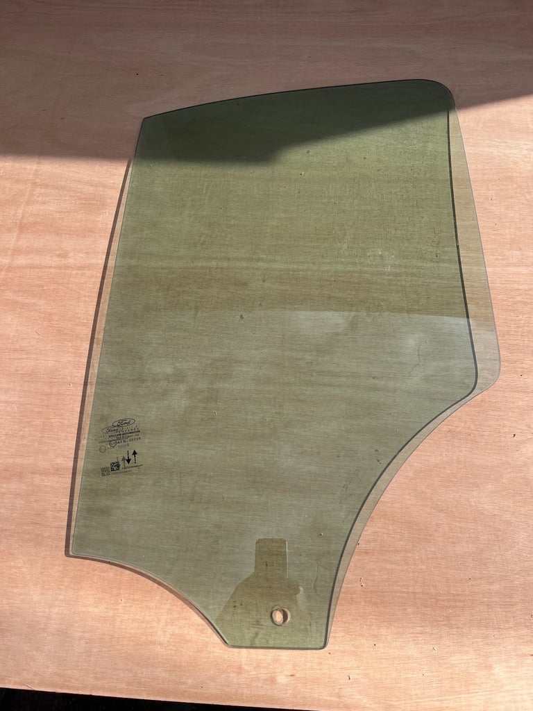 image for FORD TRANSIT 2020 PASSENGER SIDE WINDOW DOOR GLASS  