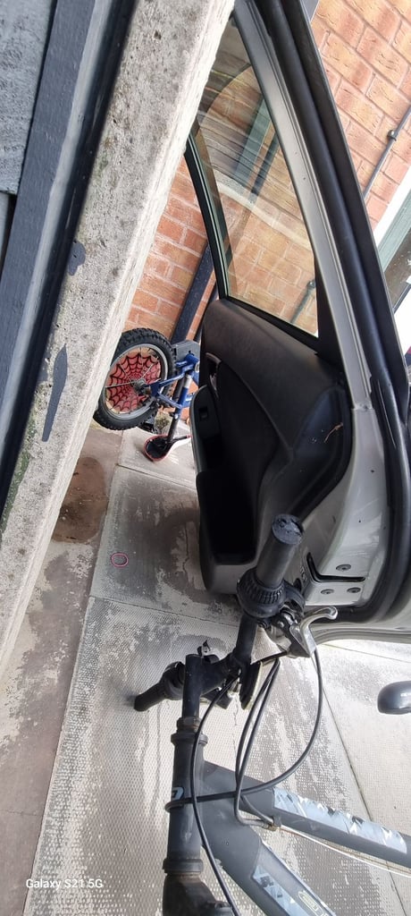 Toyota prius rear door 2009/2015