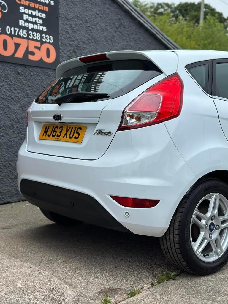 2013 (63) FORD FIESTA 1.6 ZETEC 5DR Semi Automatic