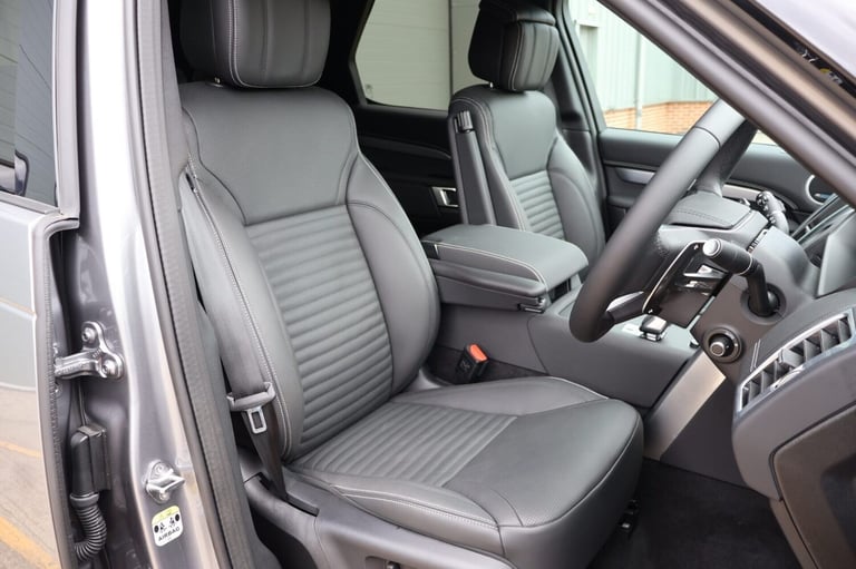 2025 Land Rover Discovery BRAND NEW COMMERCIAL DYNAMIC HSE STYLED BY SEEKER  AND REAR SEAT CONVER...