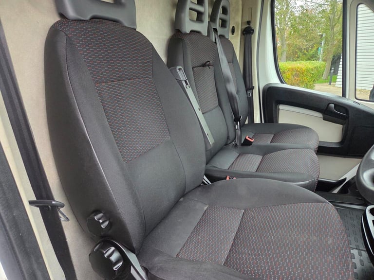 2018 Peugeot Boxer 2.0 BlueHDi 435 Professional L4 H2 Euro 6 5dr PANEL VAN Diesel Manual