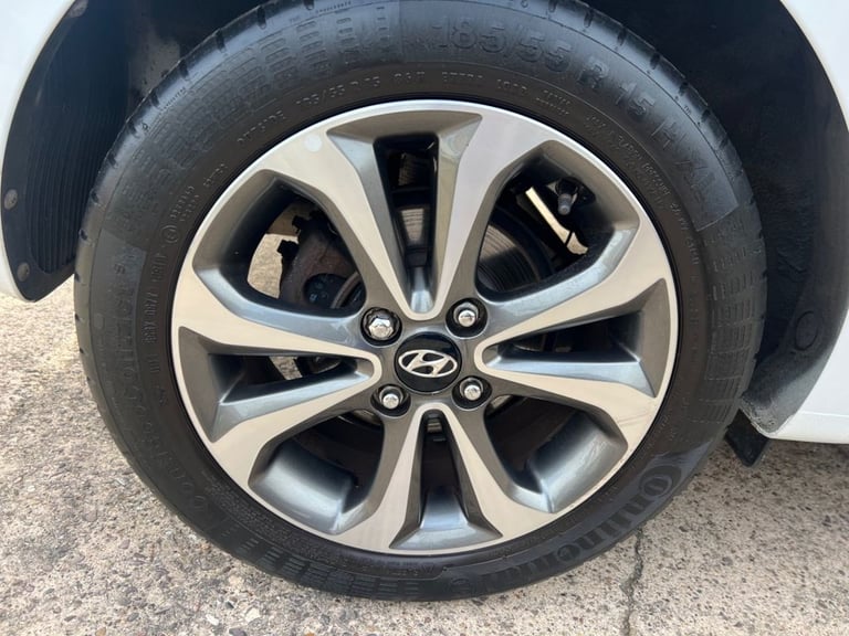 2019 Hyundai i10 1.0 Play 5dr HATCHBACK PETROL Manual