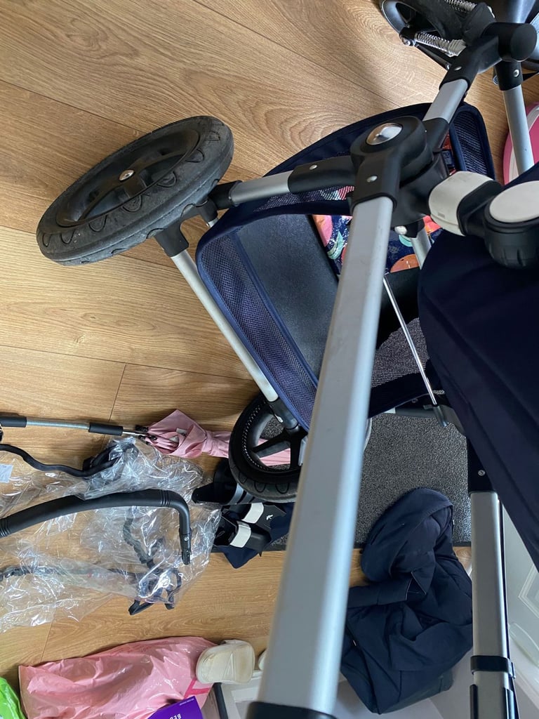 limited edition bugaboo chameleon 3 plus classic aluminium in dark navy.