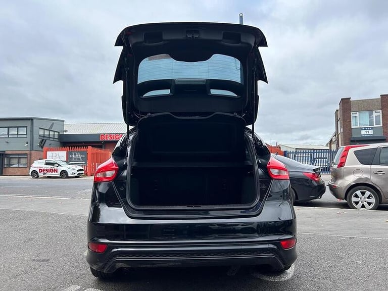 2018 Ford Focus 1.5 TDCi 120 ST-Line Navigation 5dr HATCHBACK DIESEL Manual