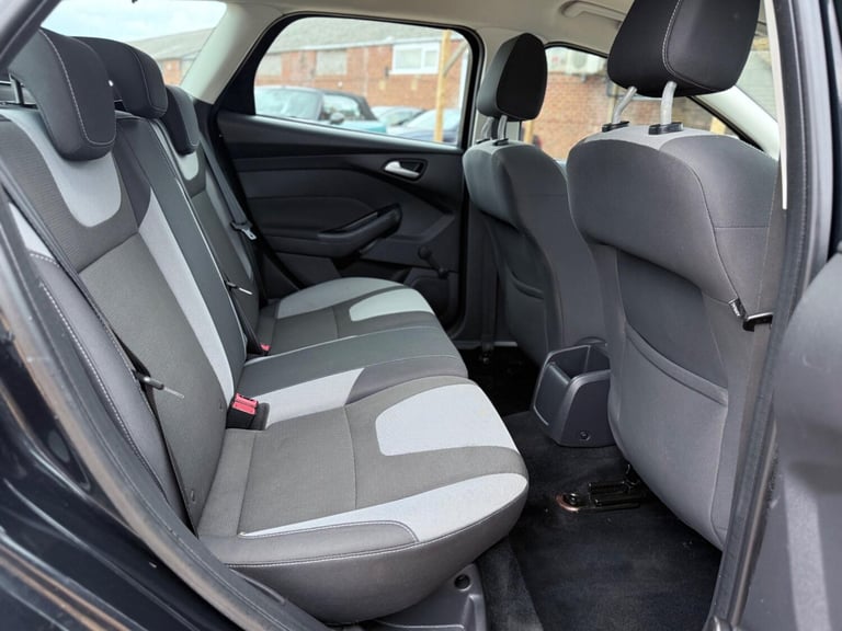 2012 Ford Focus 1.6 TDCi Zetec Euro 5 (s/s) 5dr ESTATE Diesel Manual
