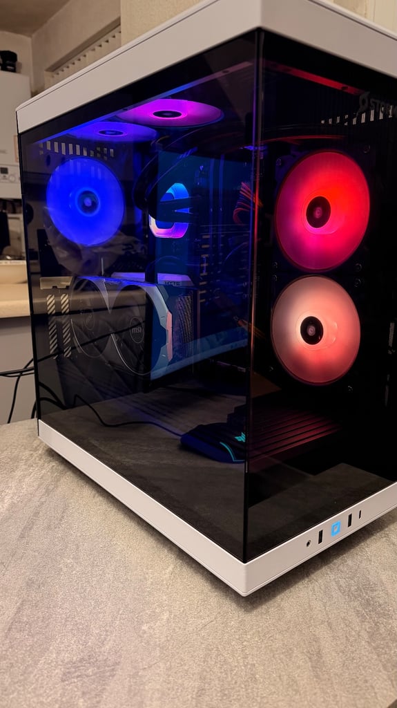 Stormforce Prism – Ryzen 7 7800X3D | RTX 4070 Ti Super | 32GB RAM | 2TB Gen 4 SSD | WiFi – Brand New