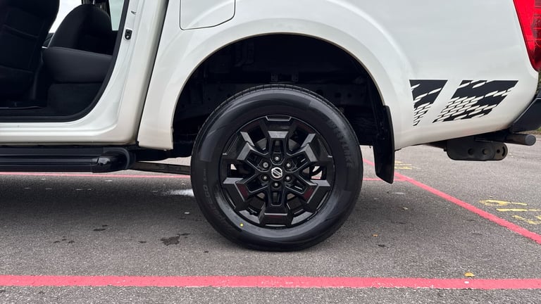 2021 Nissan Navara Double Cab Pick Up N-Guard 2.3dCi 190 TT 4WD Auto PICK UP DIESEL Automatic