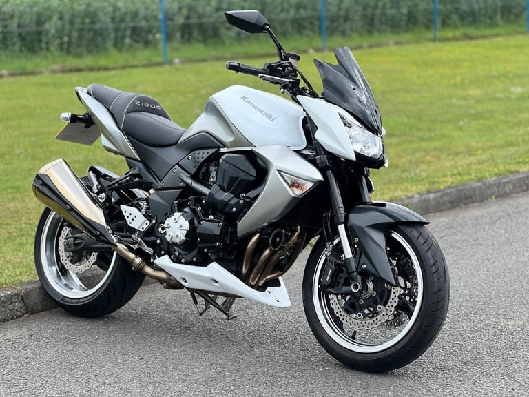 image for Kawasaki Z1000 ZR1000 | Stunning WHITE | Hpi Clear & MOT | Fast Delivery